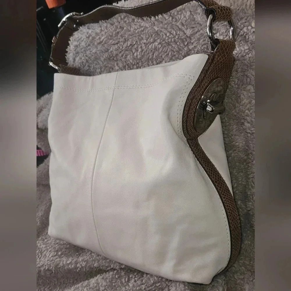 Coach Cream and Brown Hobo Bag - Picture 4 of 16